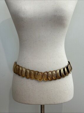 Vintage Hammered Gold Medallion Belt‎